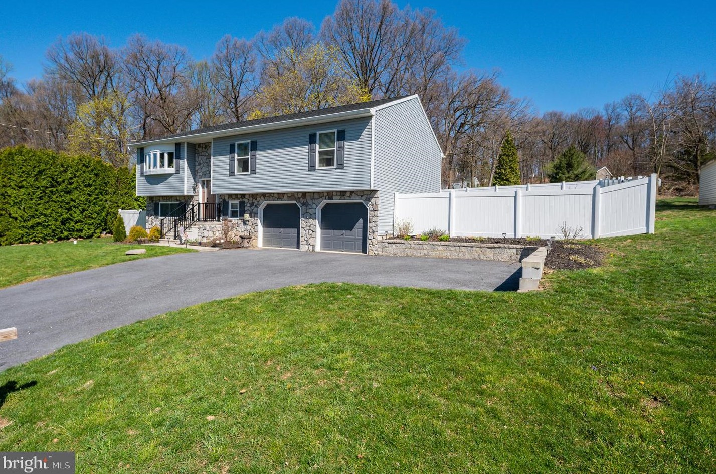 34 Woodside Ave, Spring Valley, PA 19560