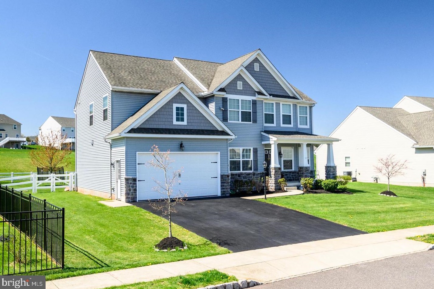 27 Furlong Rd, Douglassville, PA 19518-9768