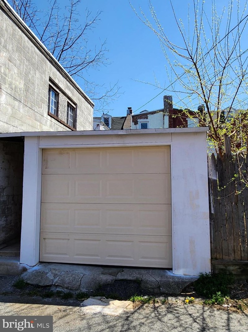 832 Mulberry St, Reading PA  19604-2413 exterior