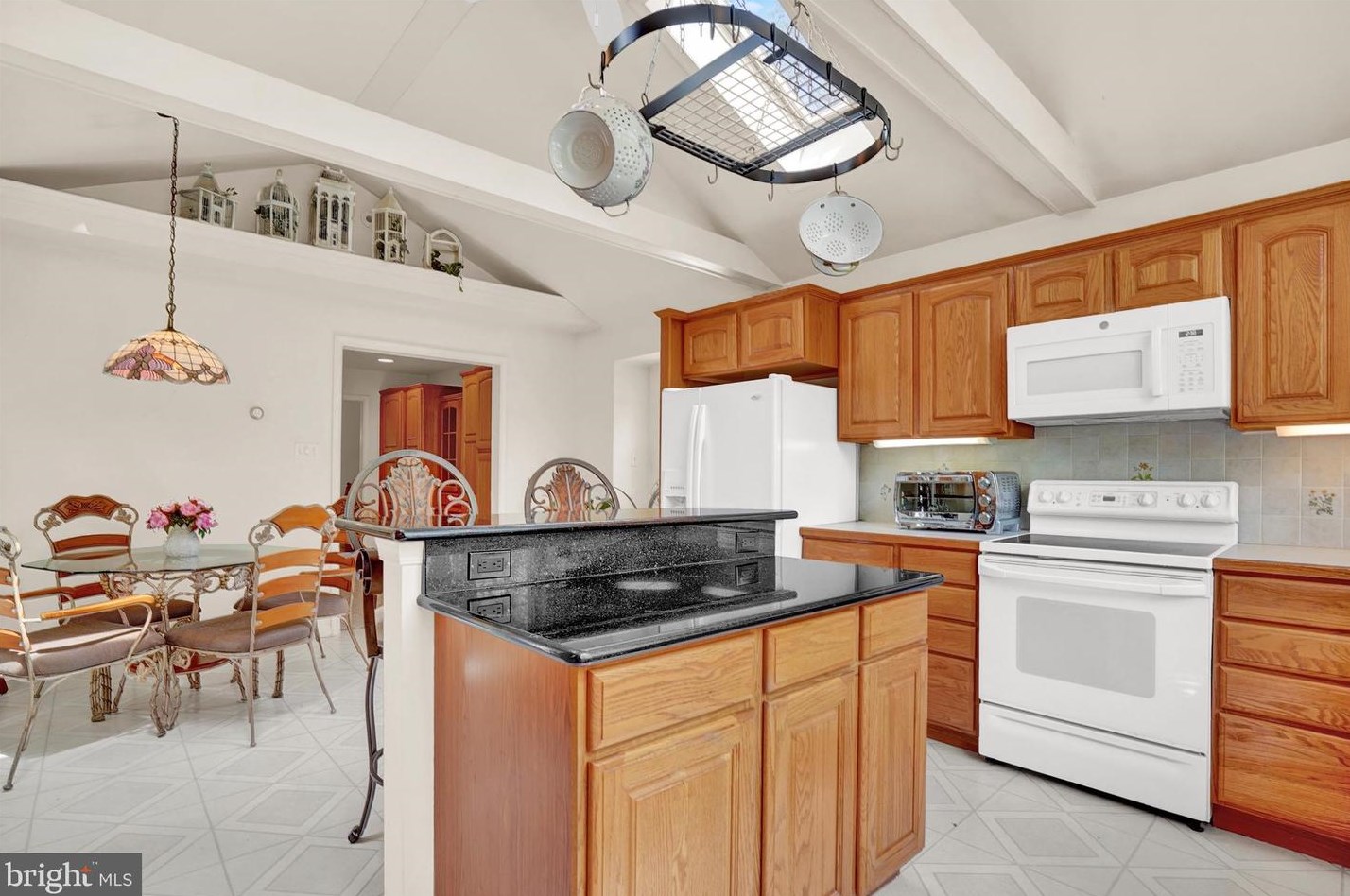 124 Russell Ave, Douglassville PA  19518-1119 exterior