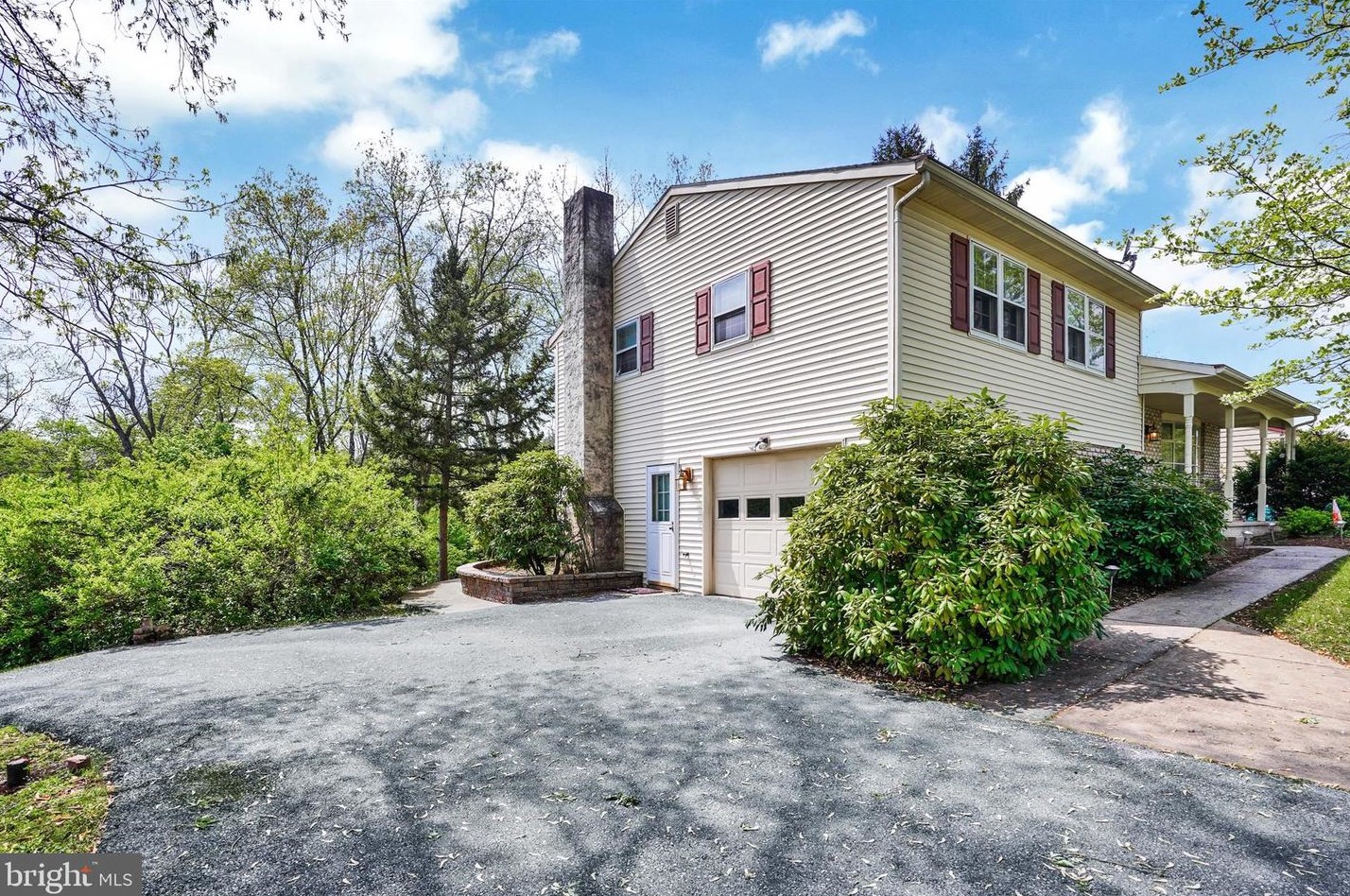 124 Russell Ave, Douglassville PA  19518-1119 exterior