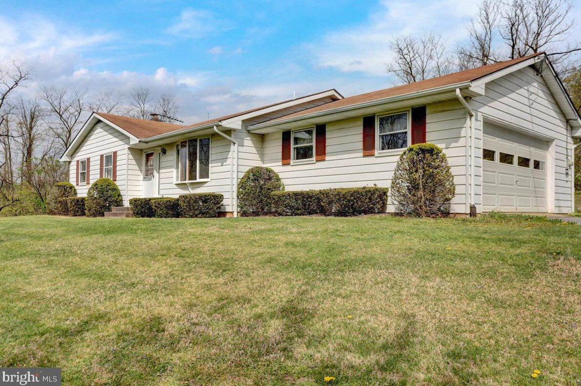 1107 Rick Rd, Reading, PA 19605-9304