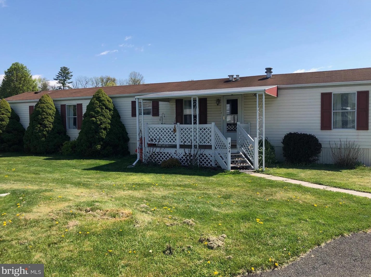 404 Allenbrook Ln, Reading, PA 19606