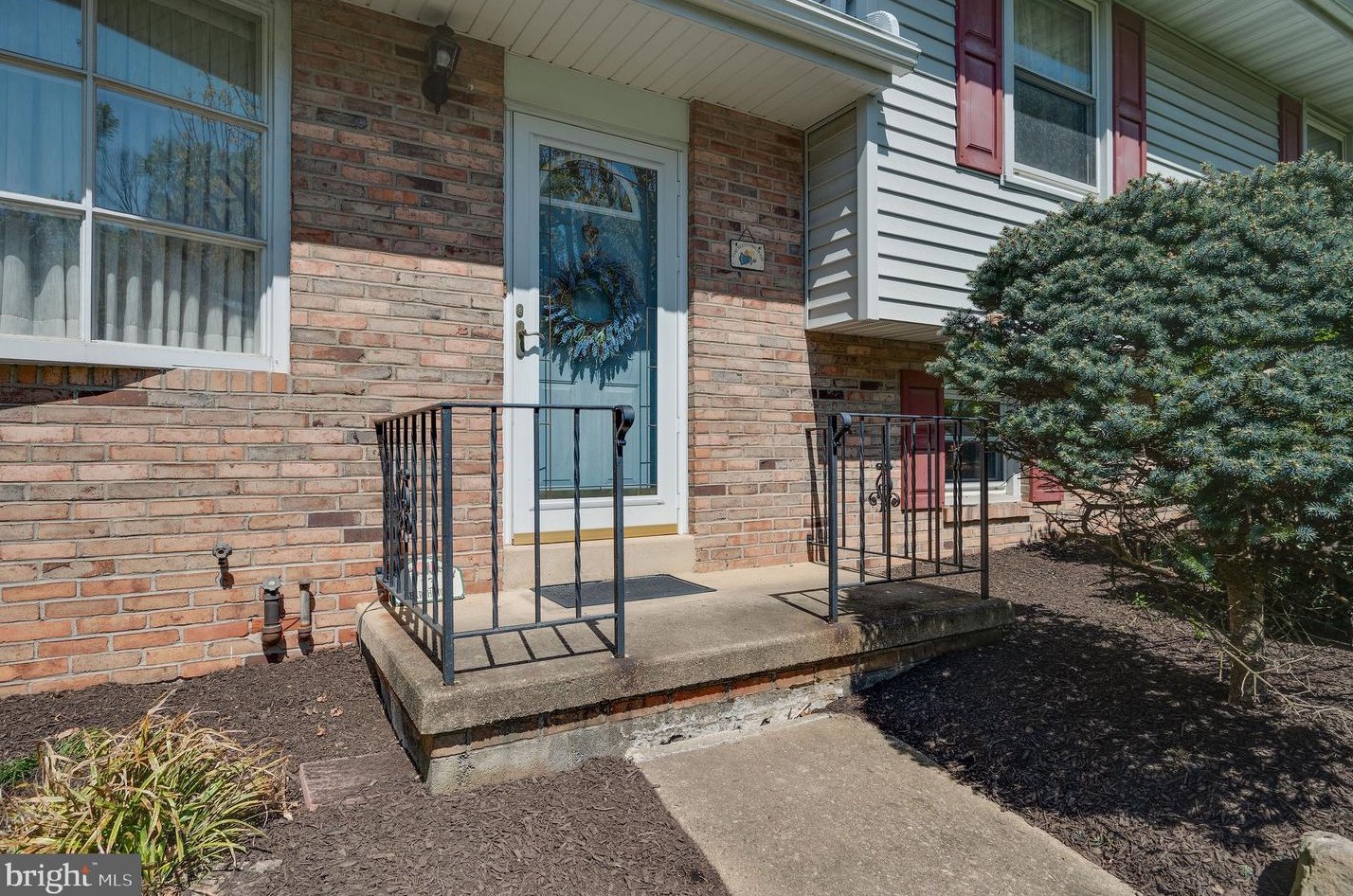 13 Hearthstone Dr, Reading, PA 19606-3029