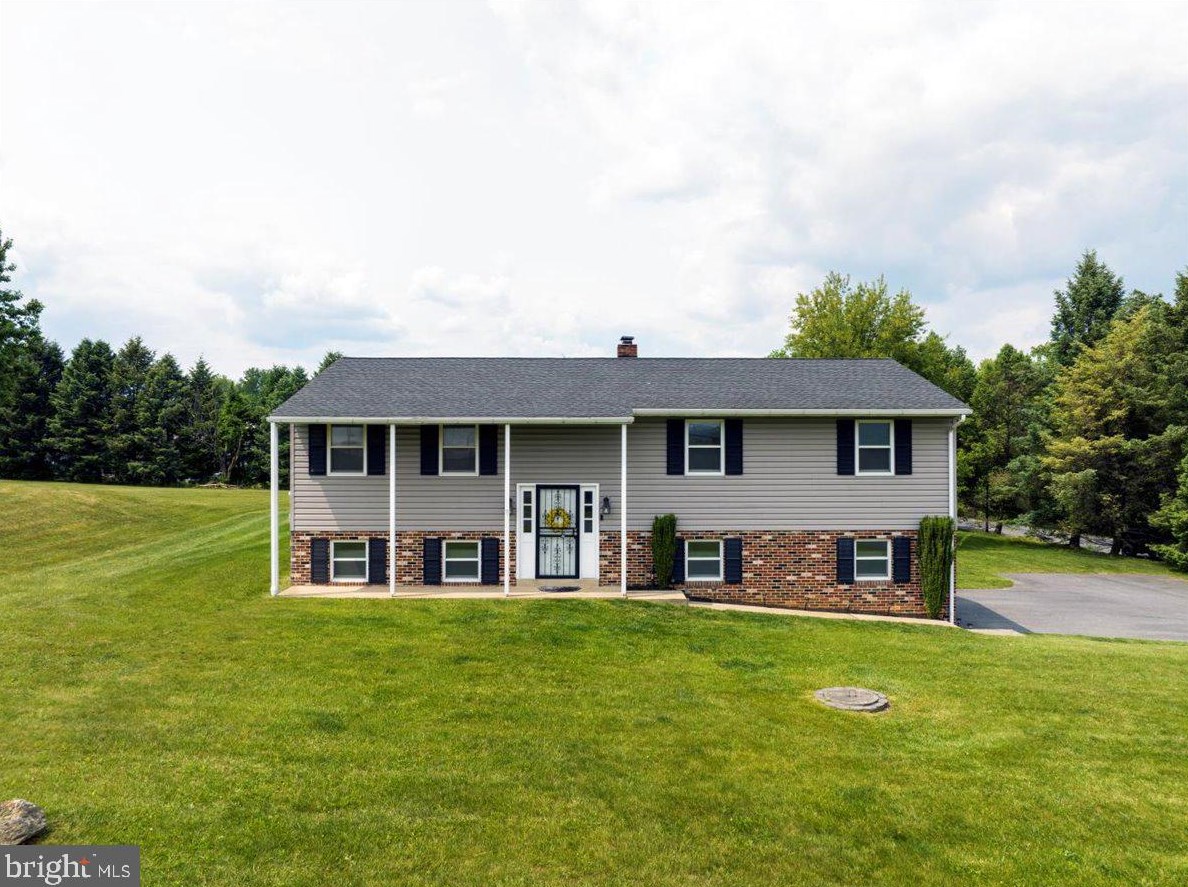 901 Sofianos Ln, Reading, PA 19605-2844