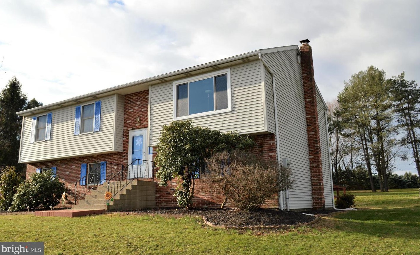 235 Forest View Dr, Greenwich PA  19530-9036 exterior