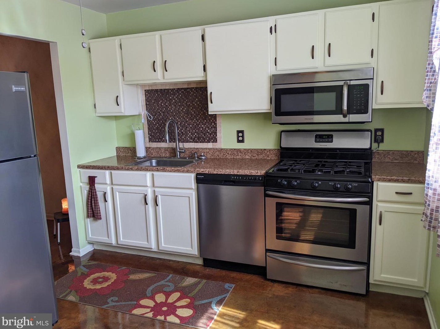 1372 Fox Run, Reading PA  19606-1142 exterior