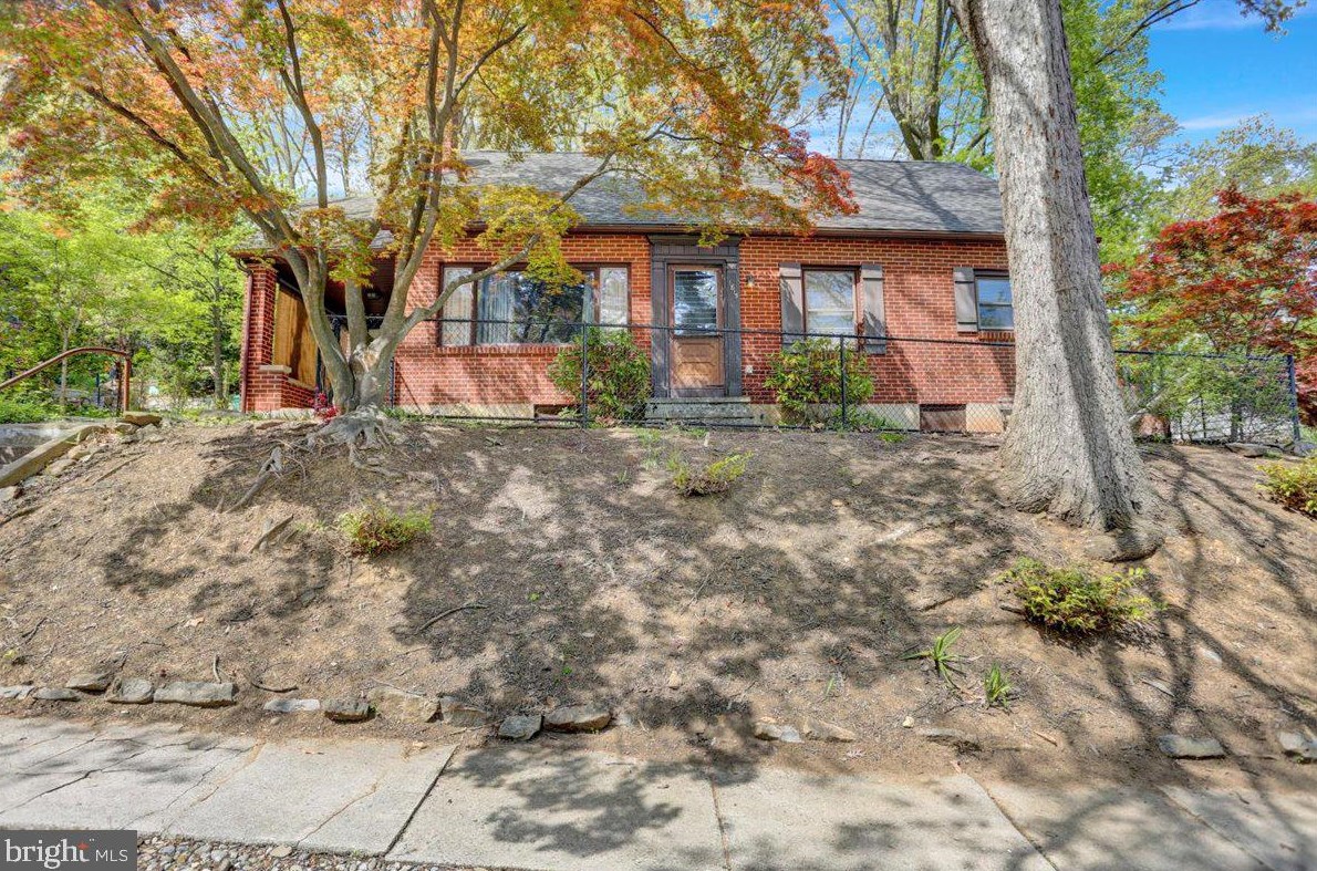 1815 Holly Rd, Reading, PA 19602-1510