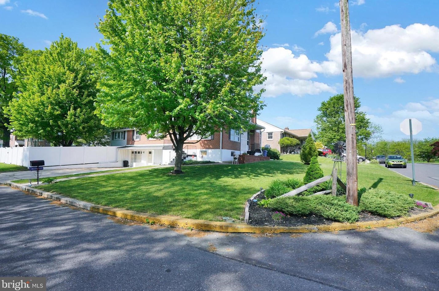 3501 Magnolia Ave, Reading PA  19605-1537 exterior