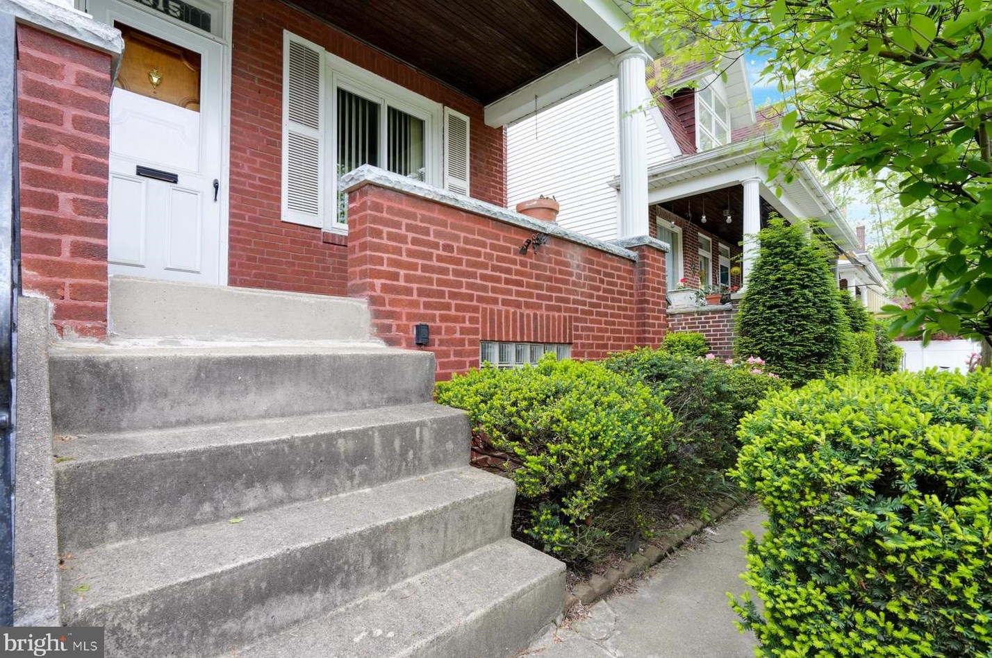1515 Birch St, Reading, PA 19604-1841