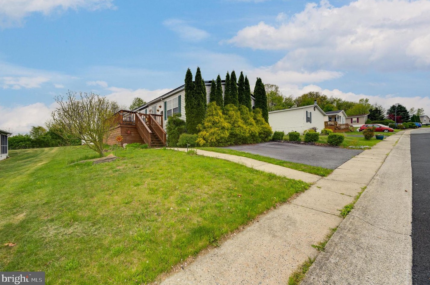 16 Pheasant Dr, Greenwich, PA 19530