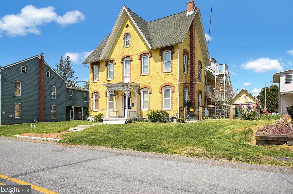 31 Old Bowers Rd, Mertztown, PA 19539-9700
