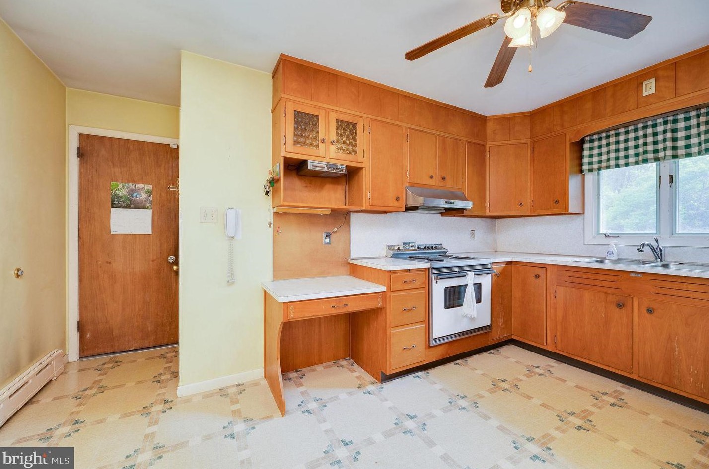 1622 Wyomissing Rd, Hummels Store PA 19540-8434 exterior