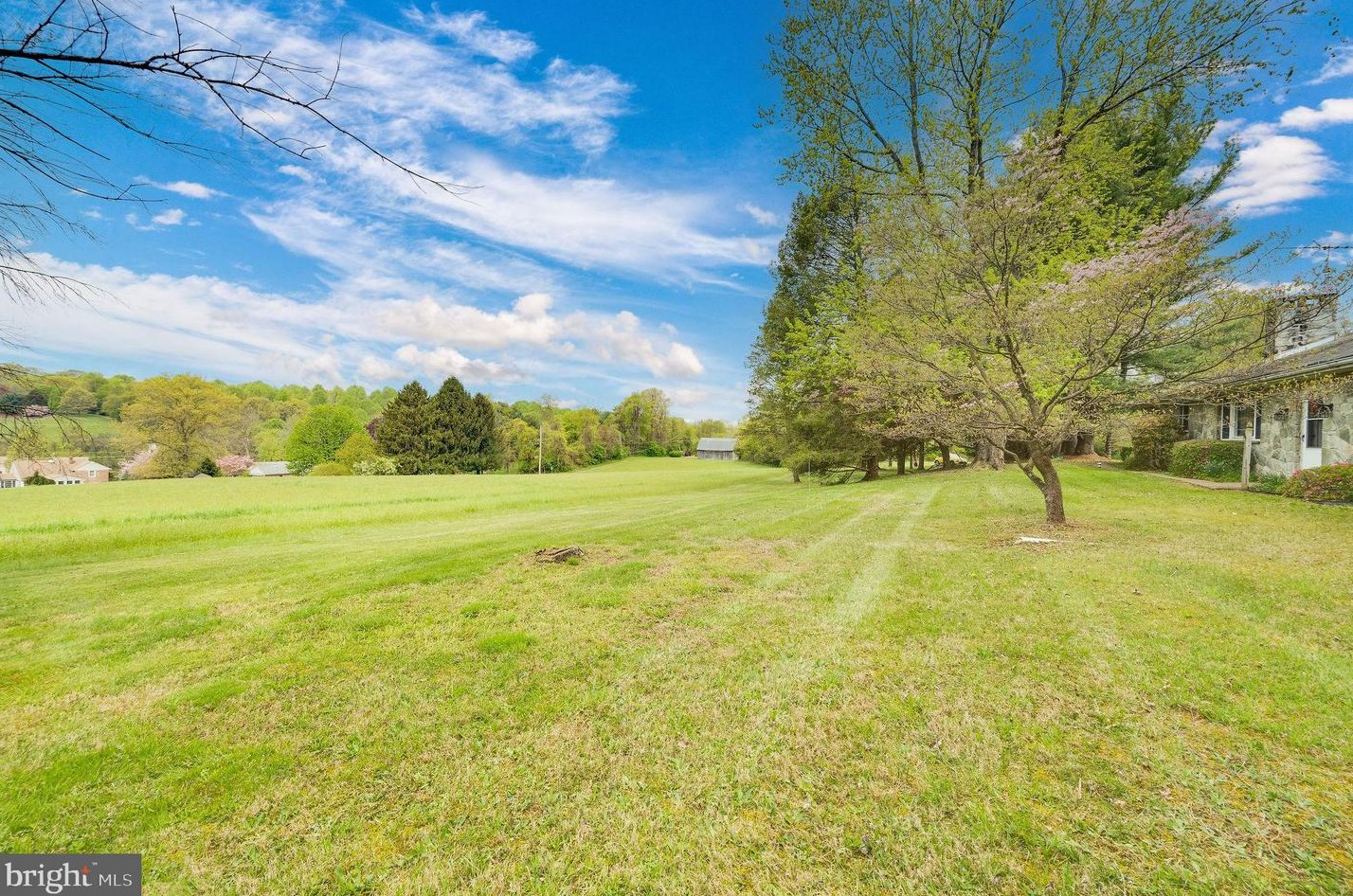 1622 Wyomissing Rd, Hummels Store PA 19540-8434 exterior