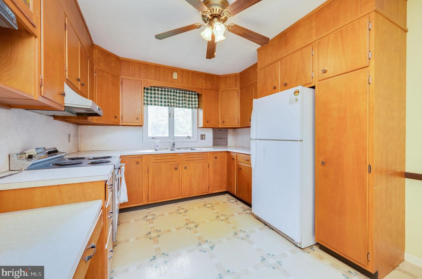 1622 Wyomissing Rd, Hummels Store PA 19540-8434 exterior