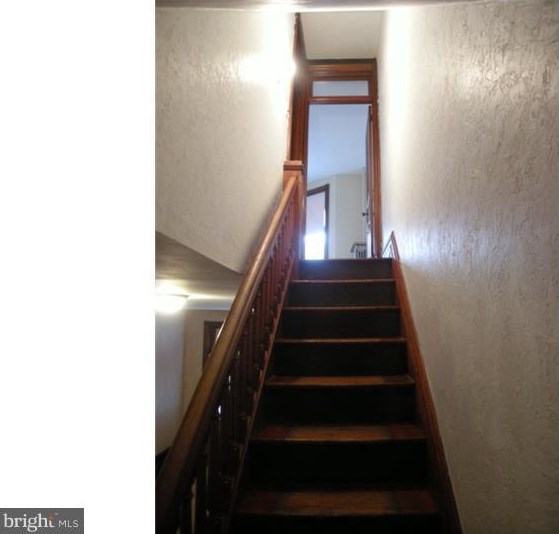 332 17 St, Reading PA 19602-2209 exterior