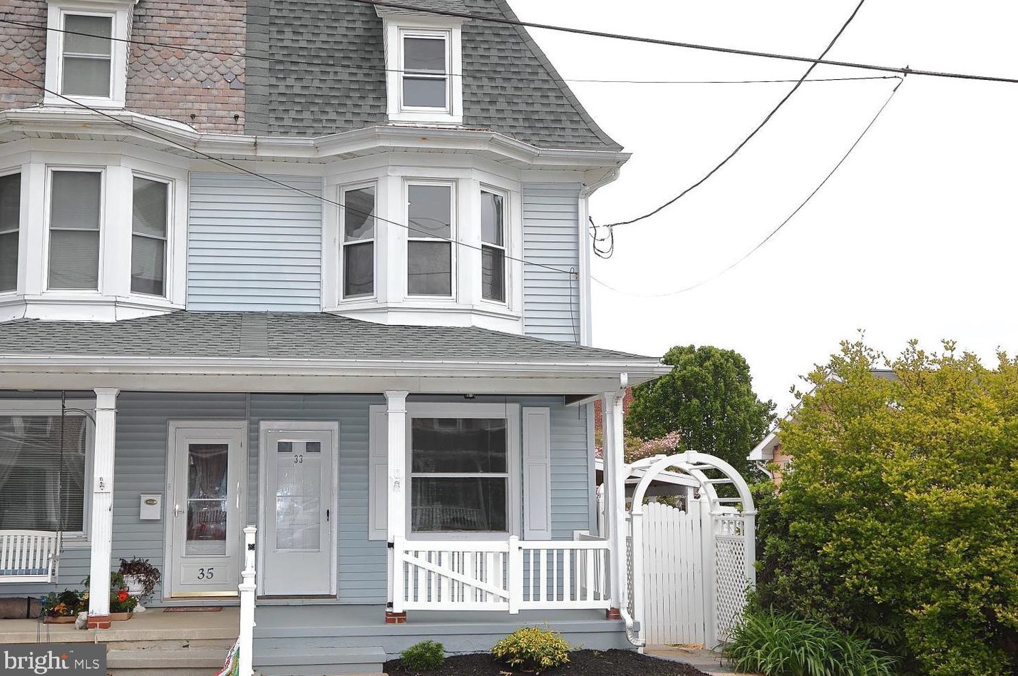 33 W Ruth Ave, Robesonia, PA 19551
