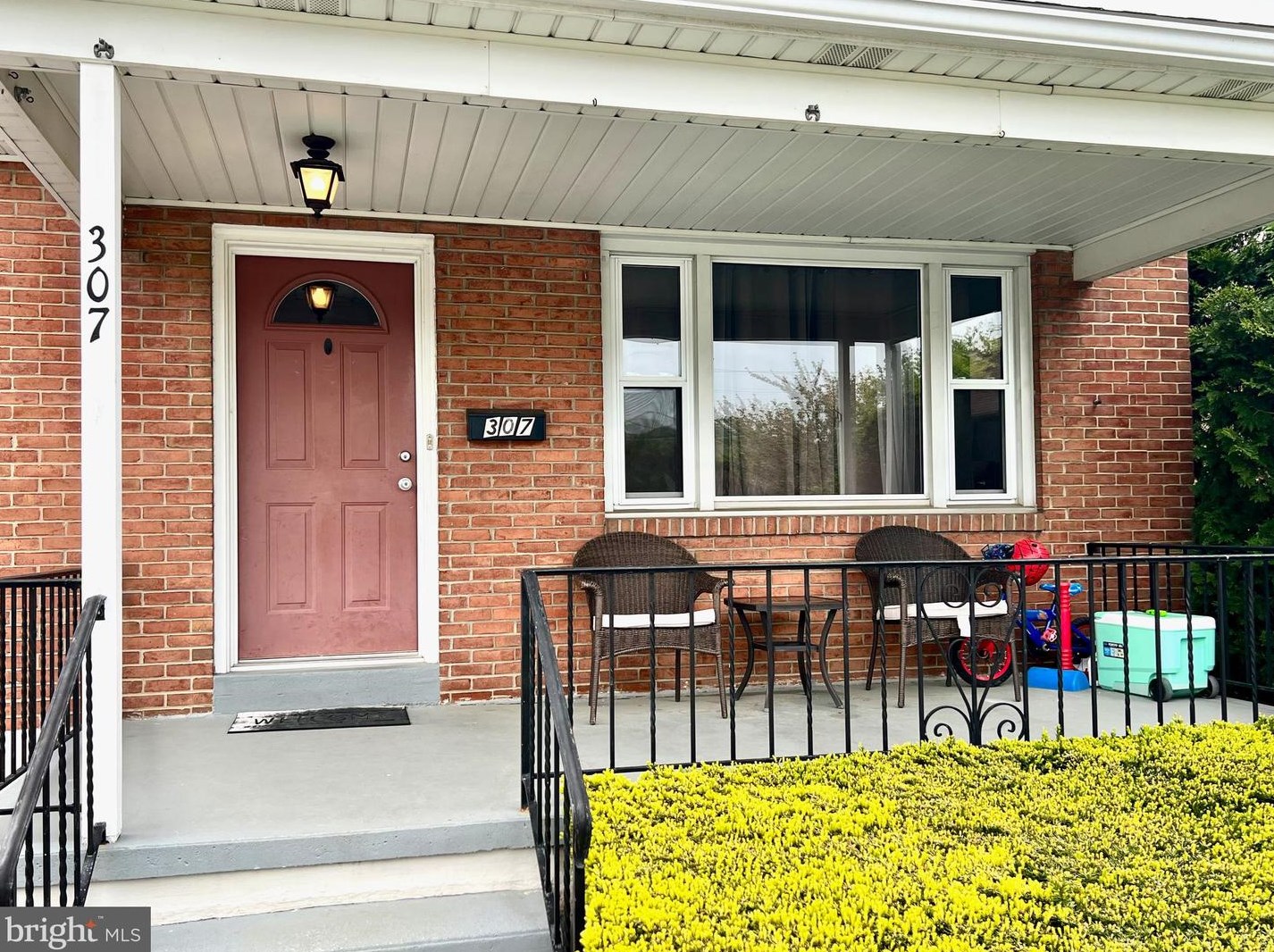 307 Elmwood Ave, Reading, PA 19609-2425