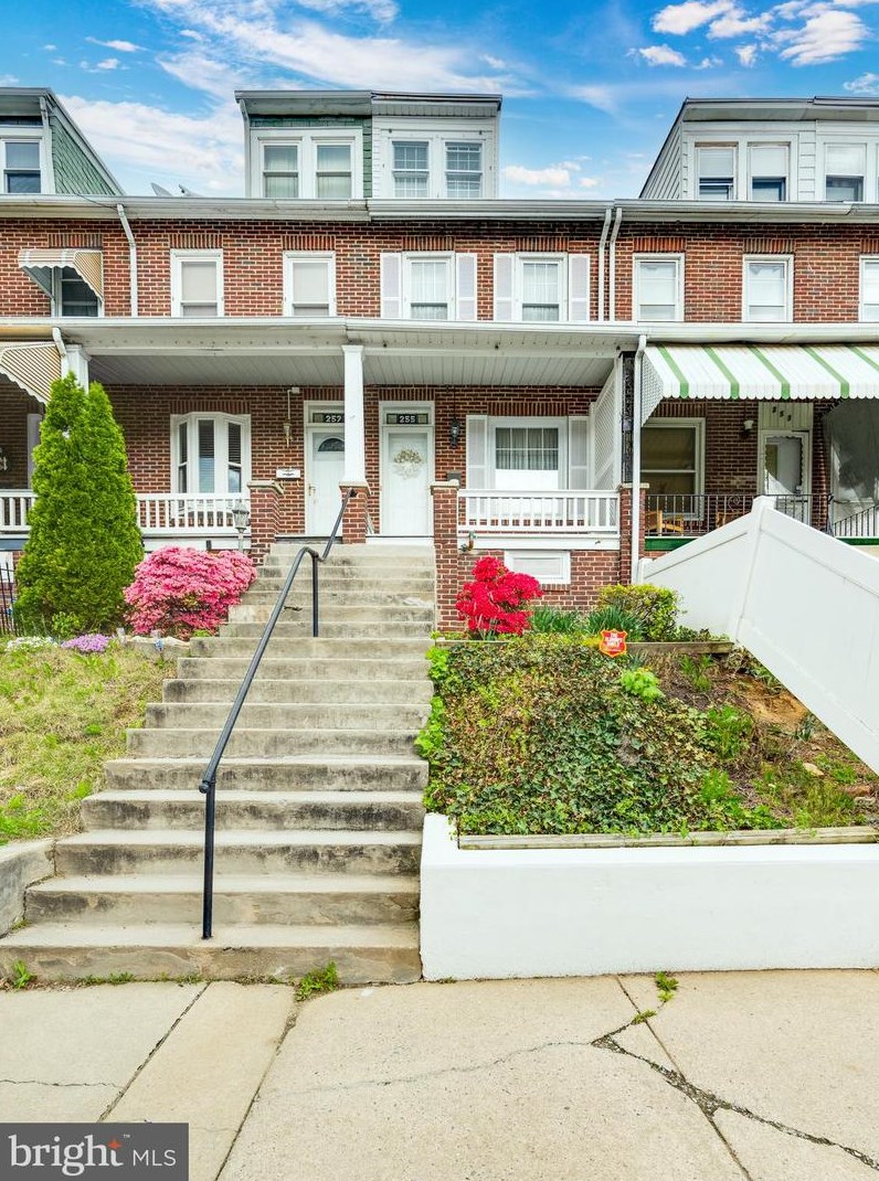 255 Linden St, Reading, PA 19604-2931