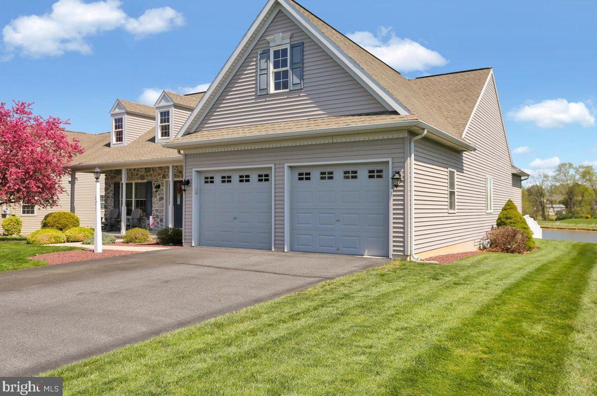 171 Copper Beech Ln, Womelsdorf, PA 19567-7012
