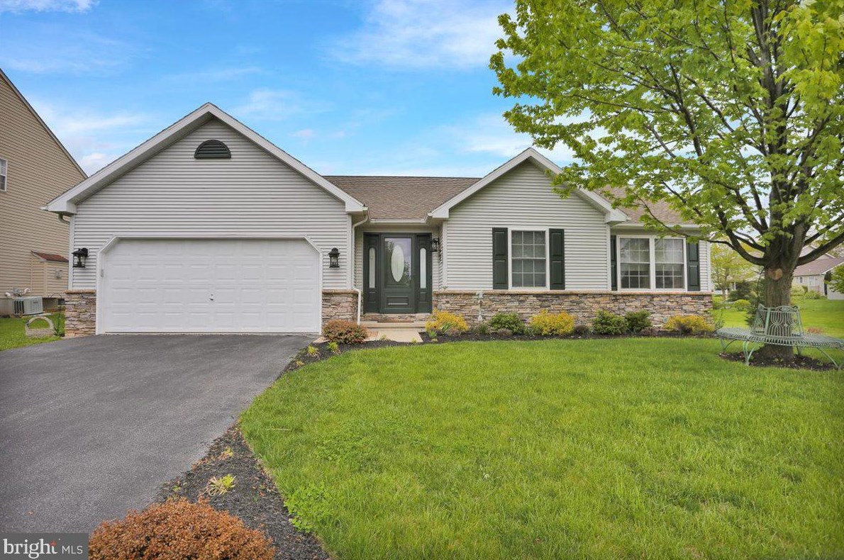 322 N Laurel St, Greenwich, PA 19530