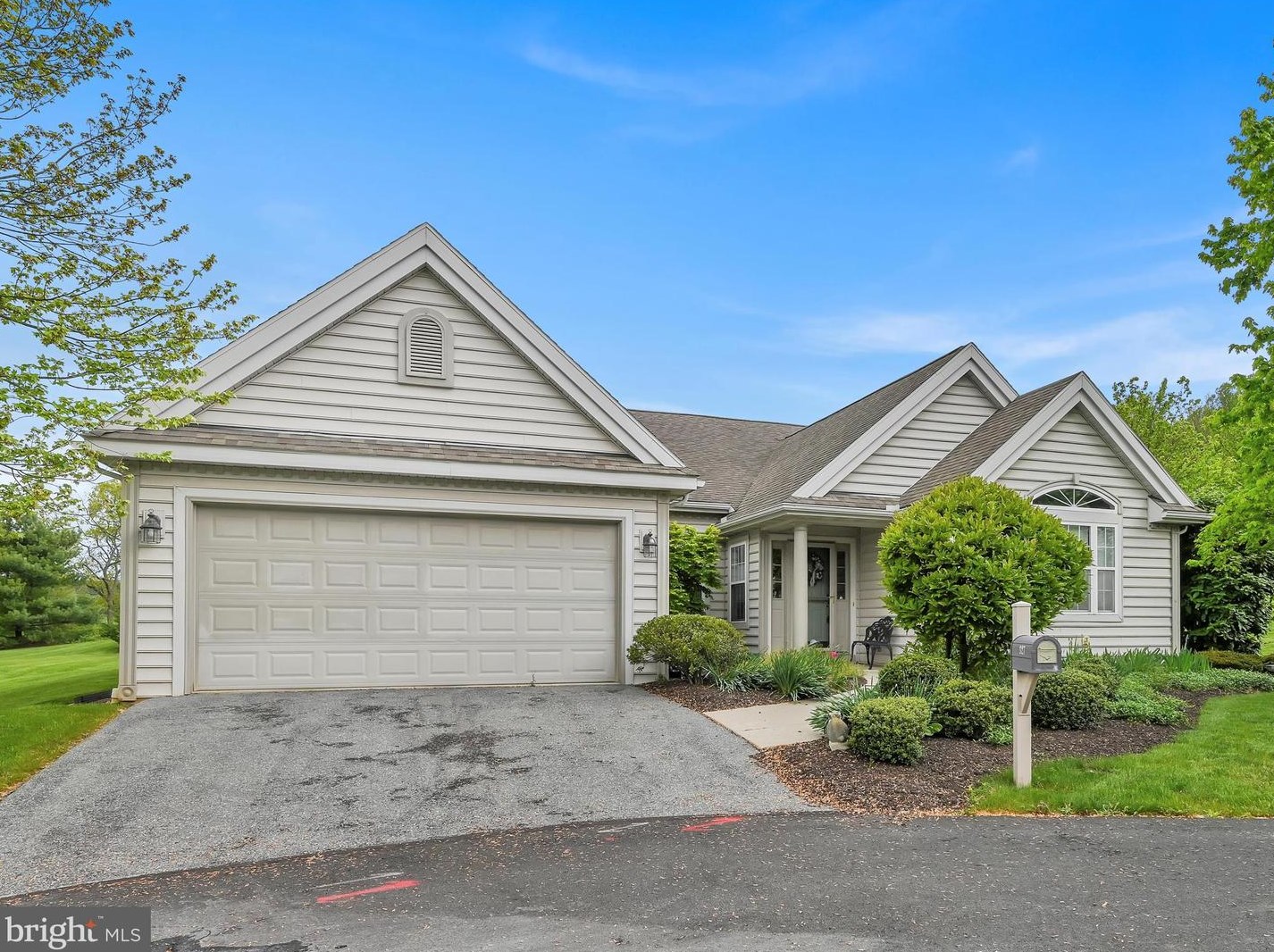 327 Charleston Ln, Reading, PA 19610