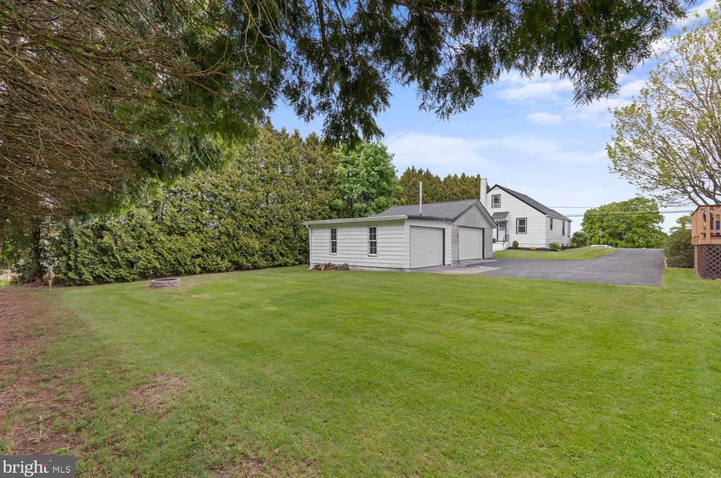 552 Mohns Hill Rd, Reading PA  19608-9038 exterior