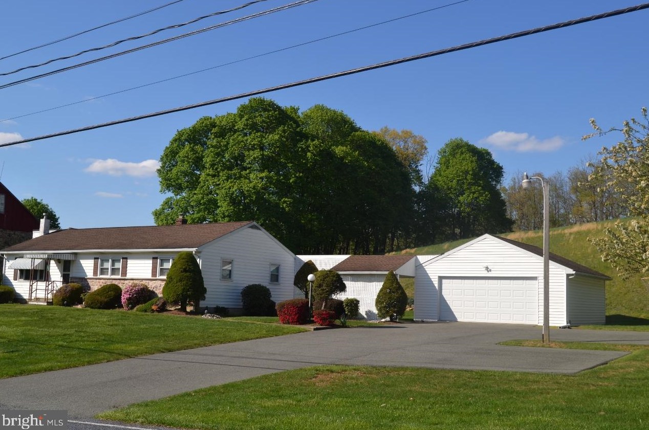 1213 Huffs Church Rd, Dale, PA 19504