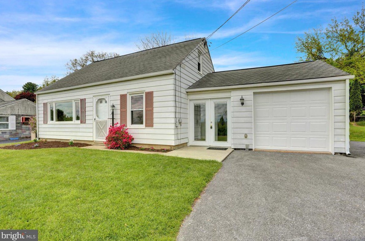 1088 W Leesport Rd, Dauberville, PA 19533