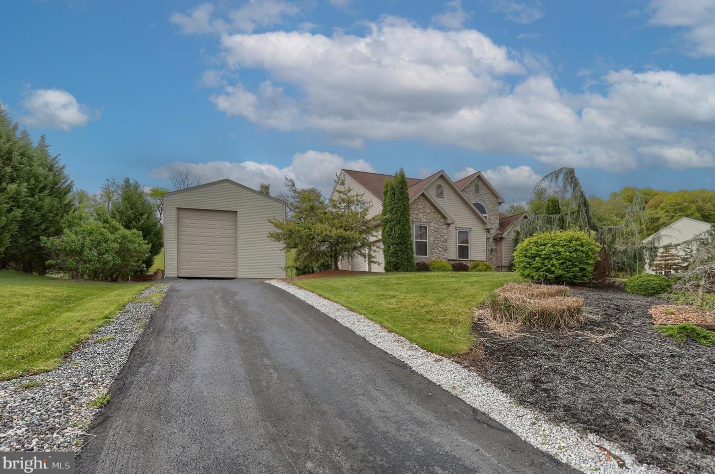 433 Eagleview Dr, Centre, PA 19541