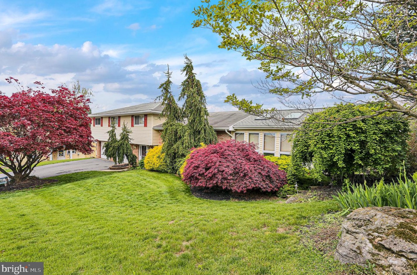 80 Keller Ave, Reading, PA 19608-1320