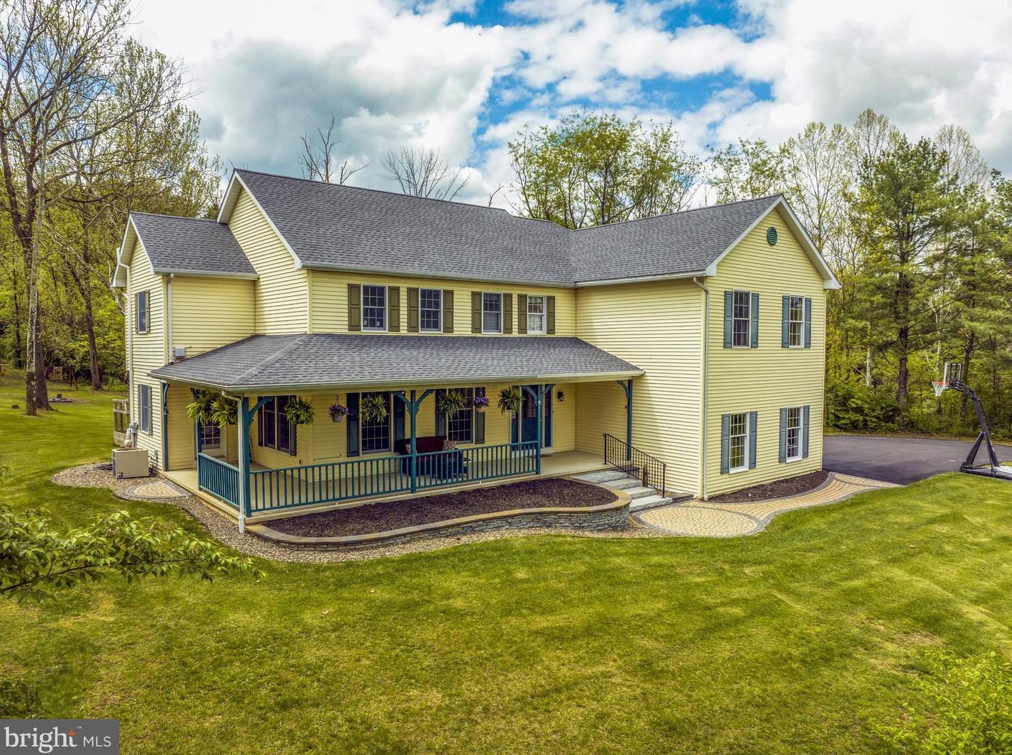 23 Cliff Side Ln, Wernersville, PA 19565