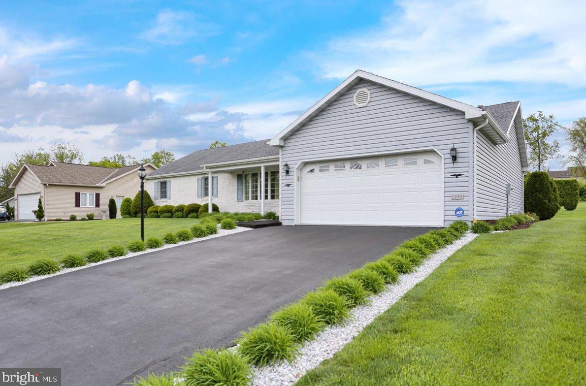 1100 Riverview Dr, Reading, PA 19605-3209