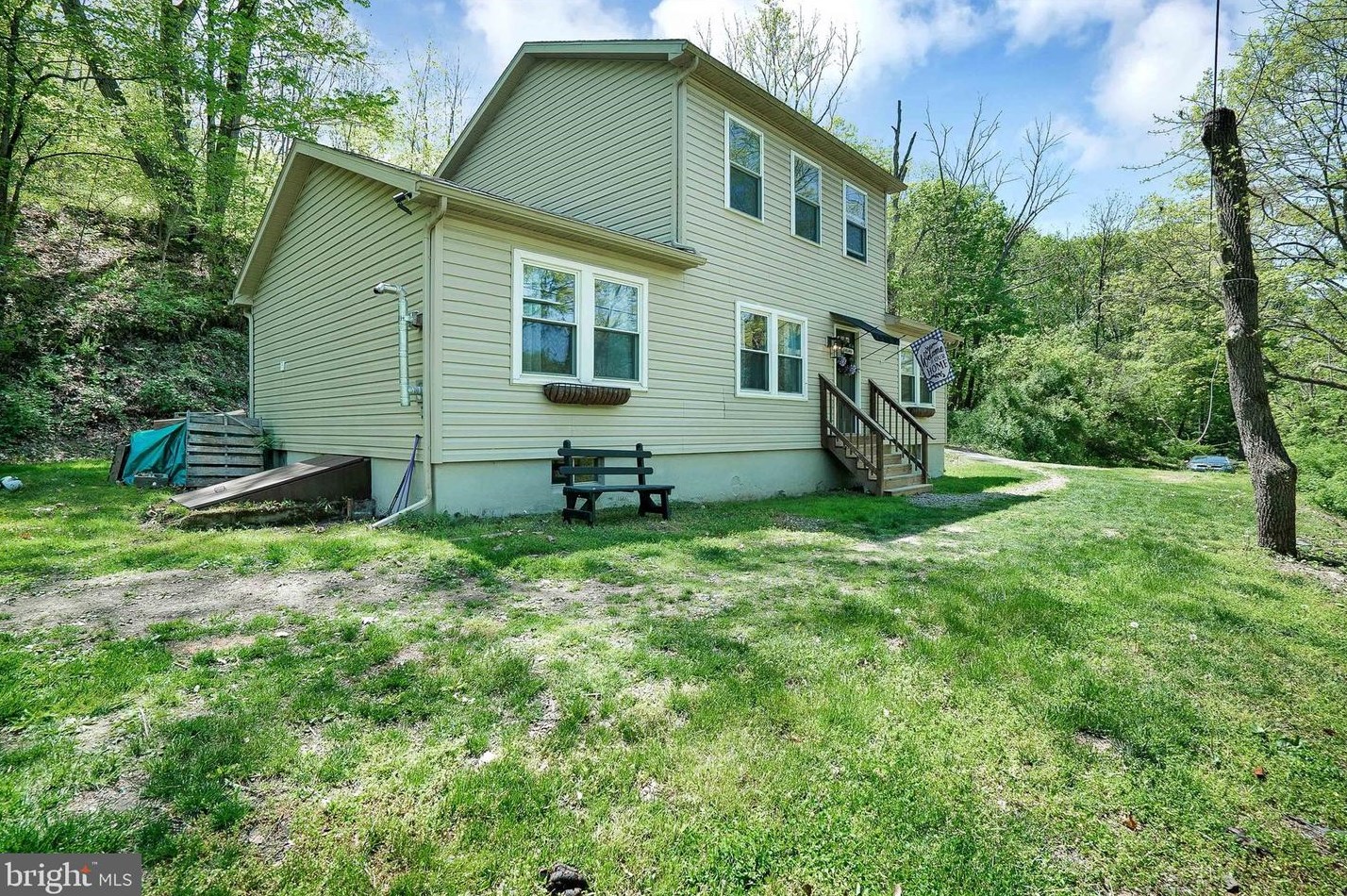 1456 Saucony Rd, Greenwich, PA 19530-8876