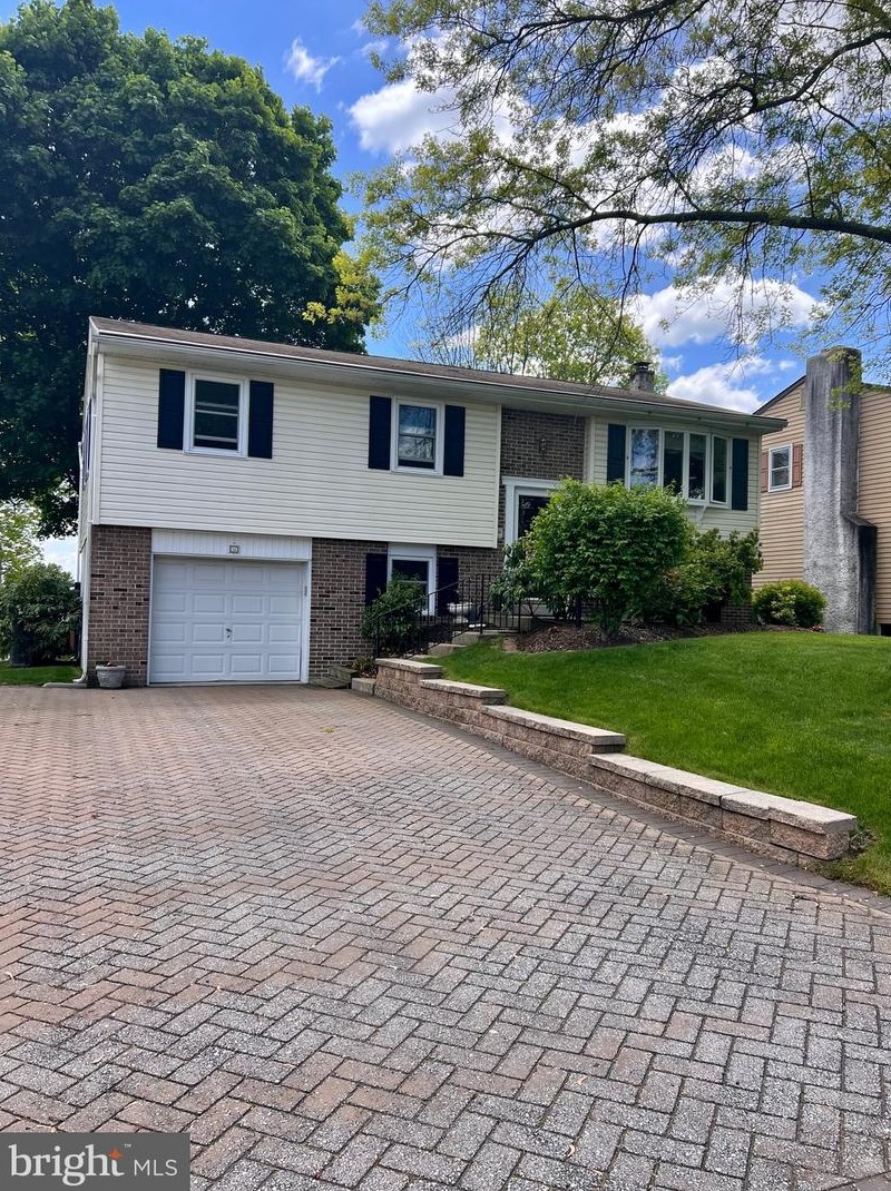 52 Mulberry Ln, Bechtelsville, PA 19505-9221
