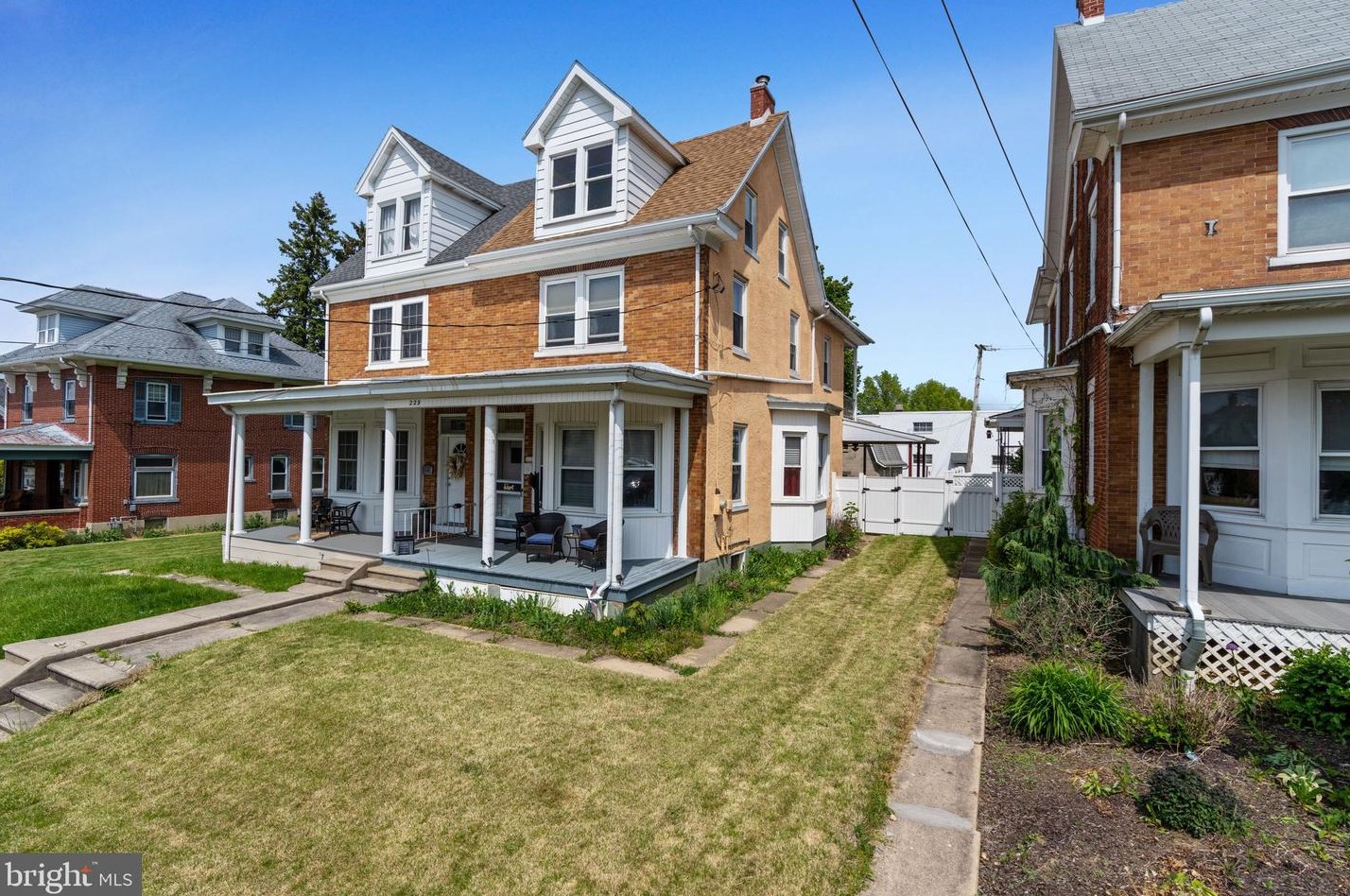 229 S Home Ave, Topton, PA 19562