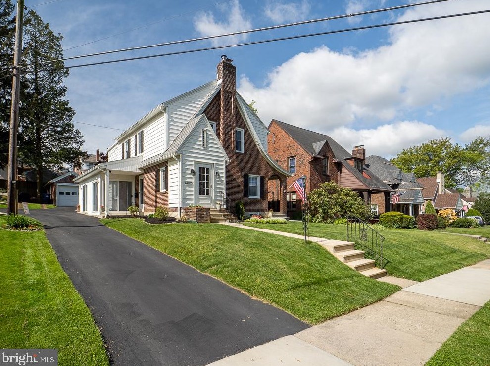 206 Amherst Ave, Reading PA  19609-2406 exterior