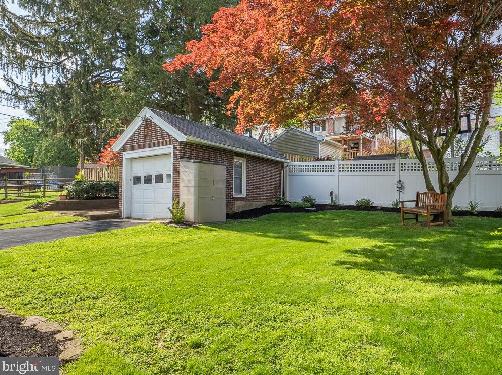 206 Amherst Ave, Reading PA  19609-2406 exterior