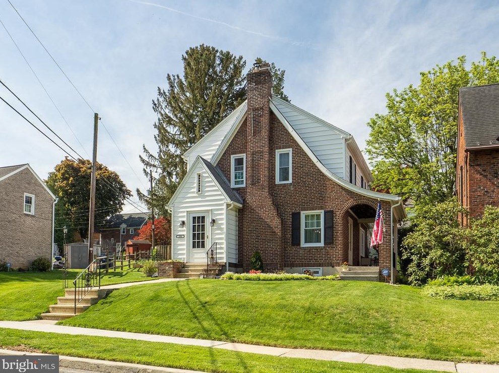 206 Amherst Ave, Reading PA  19609-2406 exterior