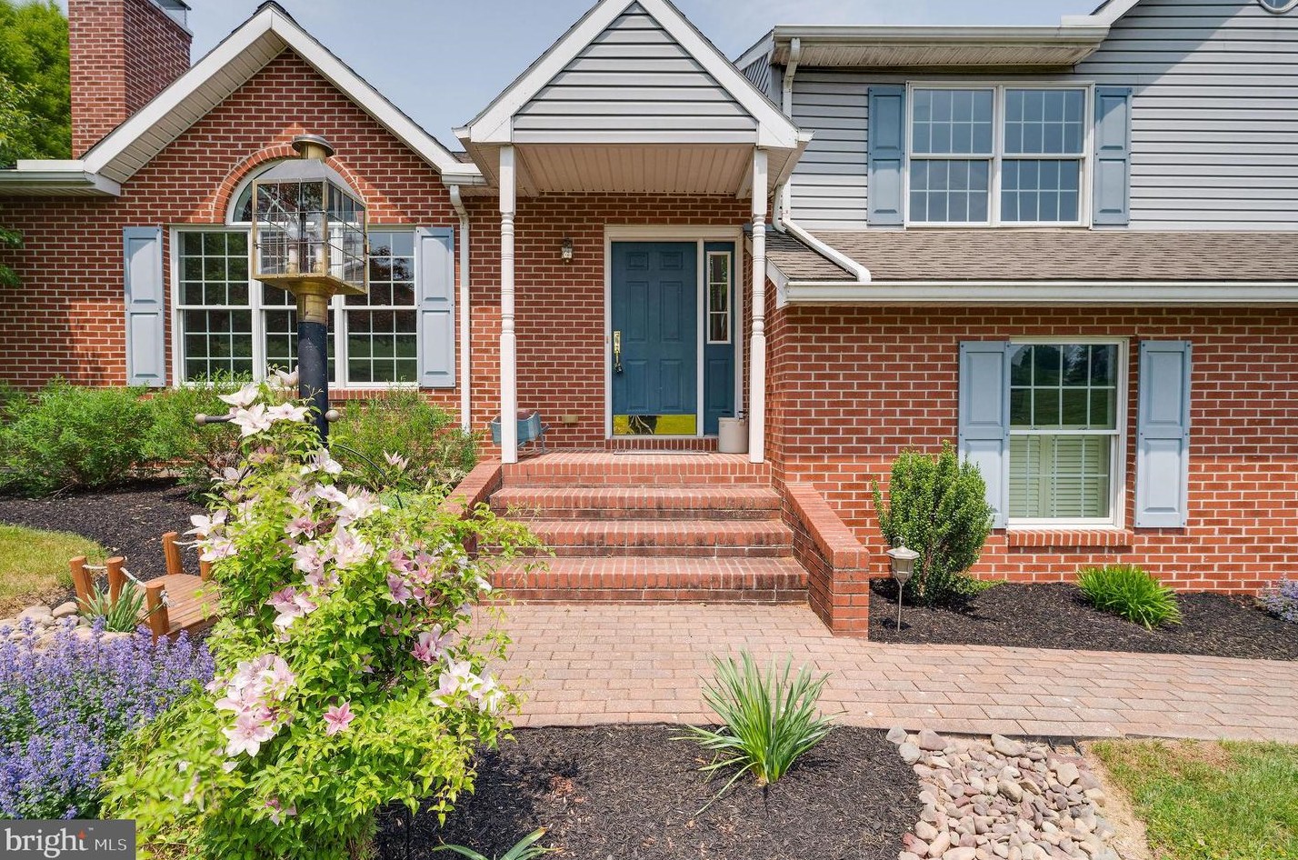 124 Steeple Dr, Robesonia, PA 19551