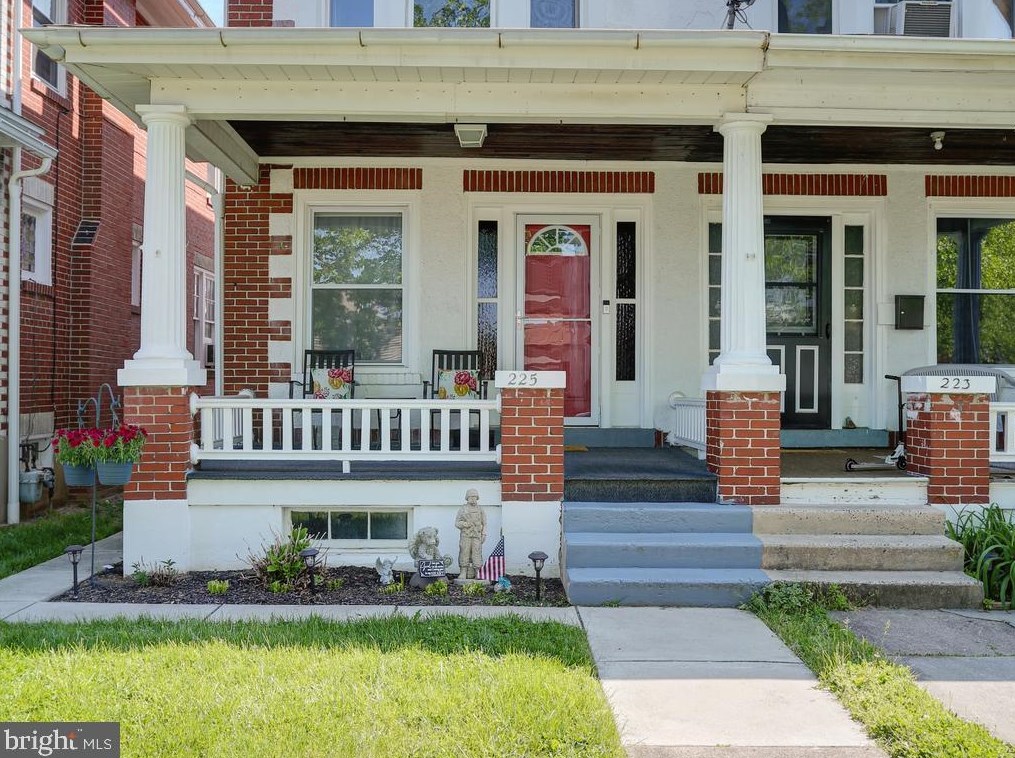 225 Brobst St, Reading, PA 19607-1914