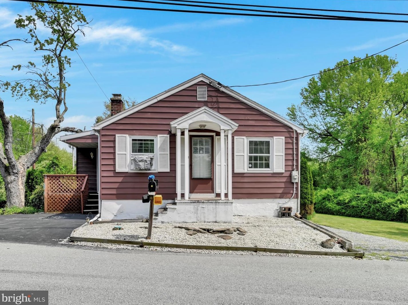 319 Furnace Rd, Wernersville, PA 19565