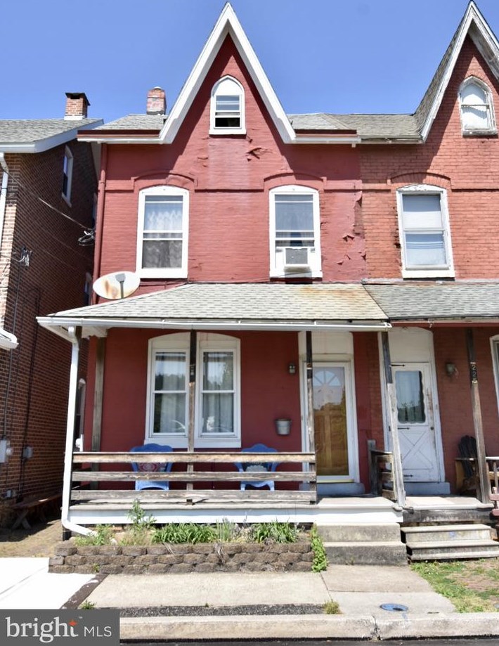 223 E 3rd St, Spangsville, PA 19512