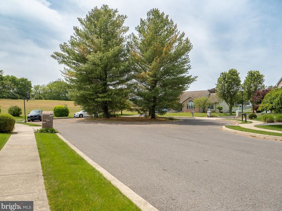 304 Kappa Ct, Wernersville, PA 19565