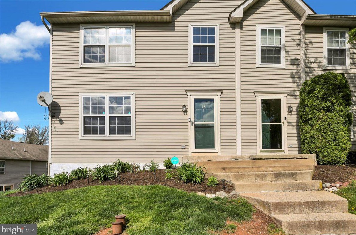 18-1 Cranberry Rdg, Reading, PA 19606-3945
