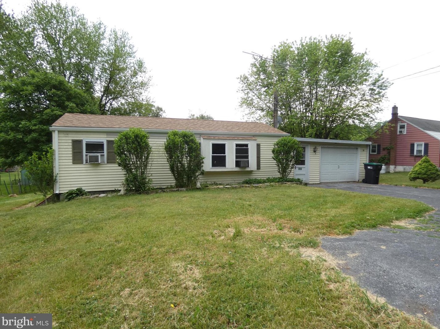 880 Huffs Church Rd, Alburtis, PA 18011