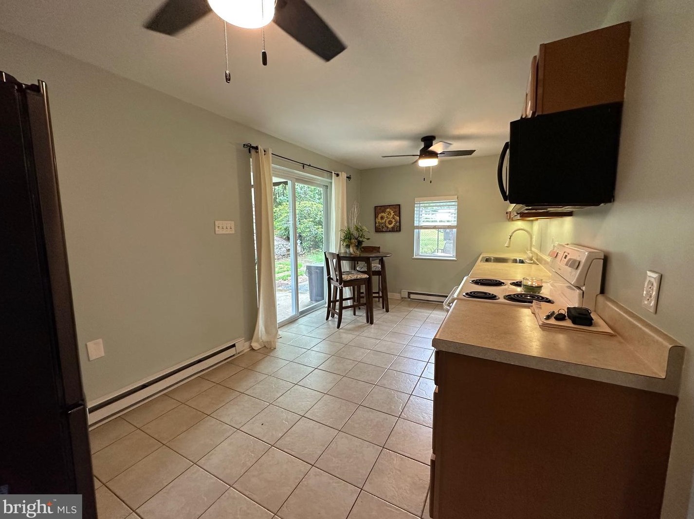 7 Beechwood Dr, Reading PA  19606-3133 exterior