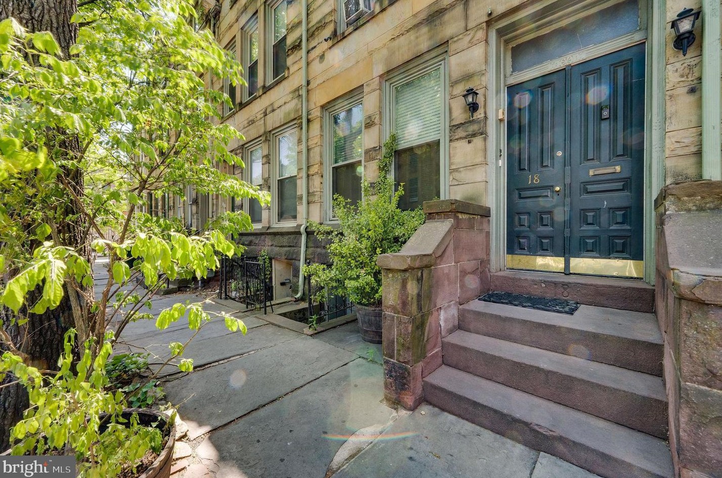 18 N 11th St, Reading, PA 19601