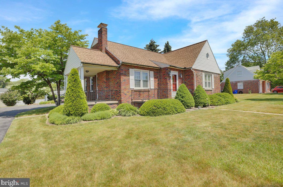 615 Elizabeth Ave, Reading, PA 19605-2539