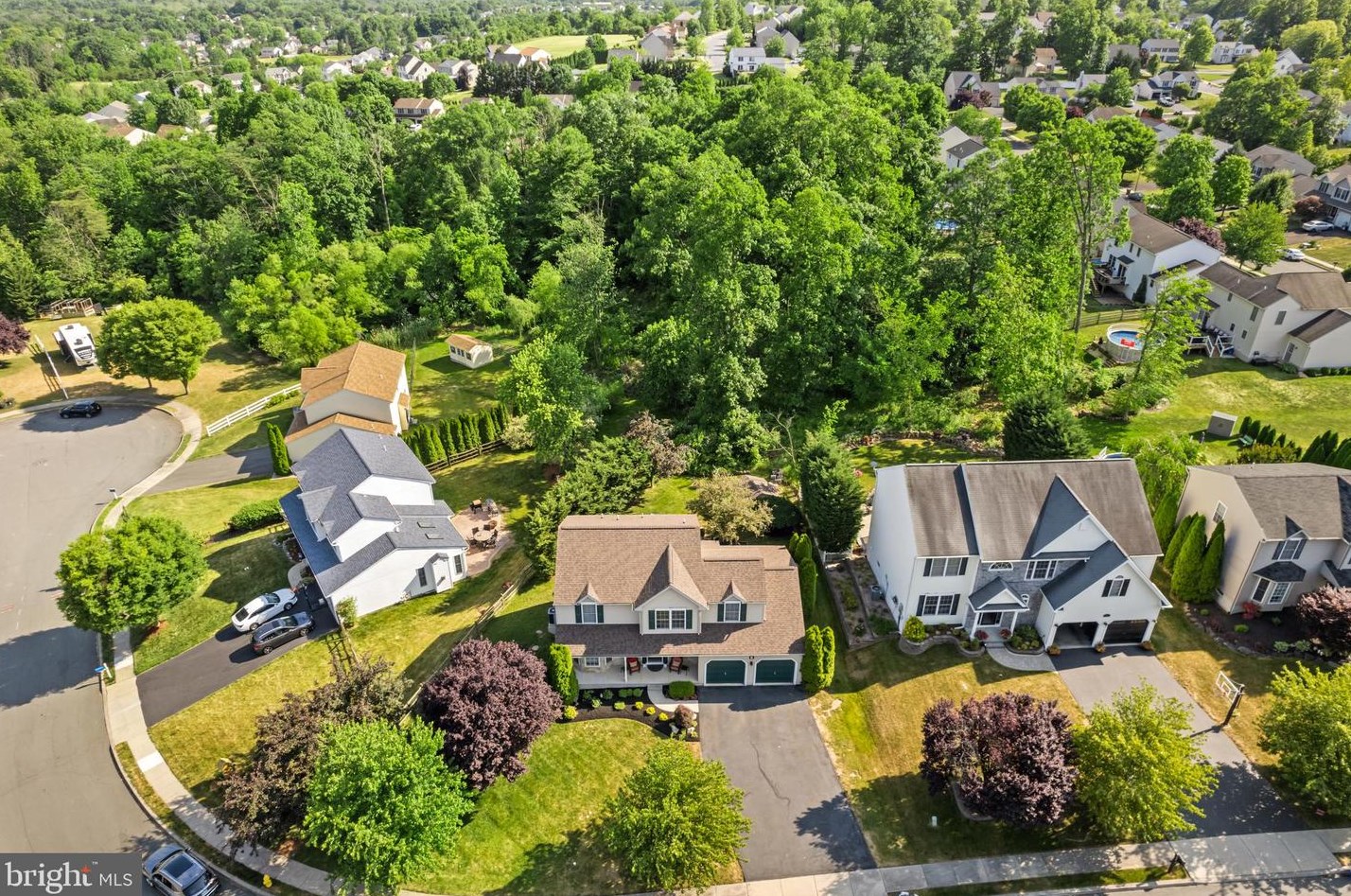 306 Woodbridge Ln, Douglassville, PA 19518-8859